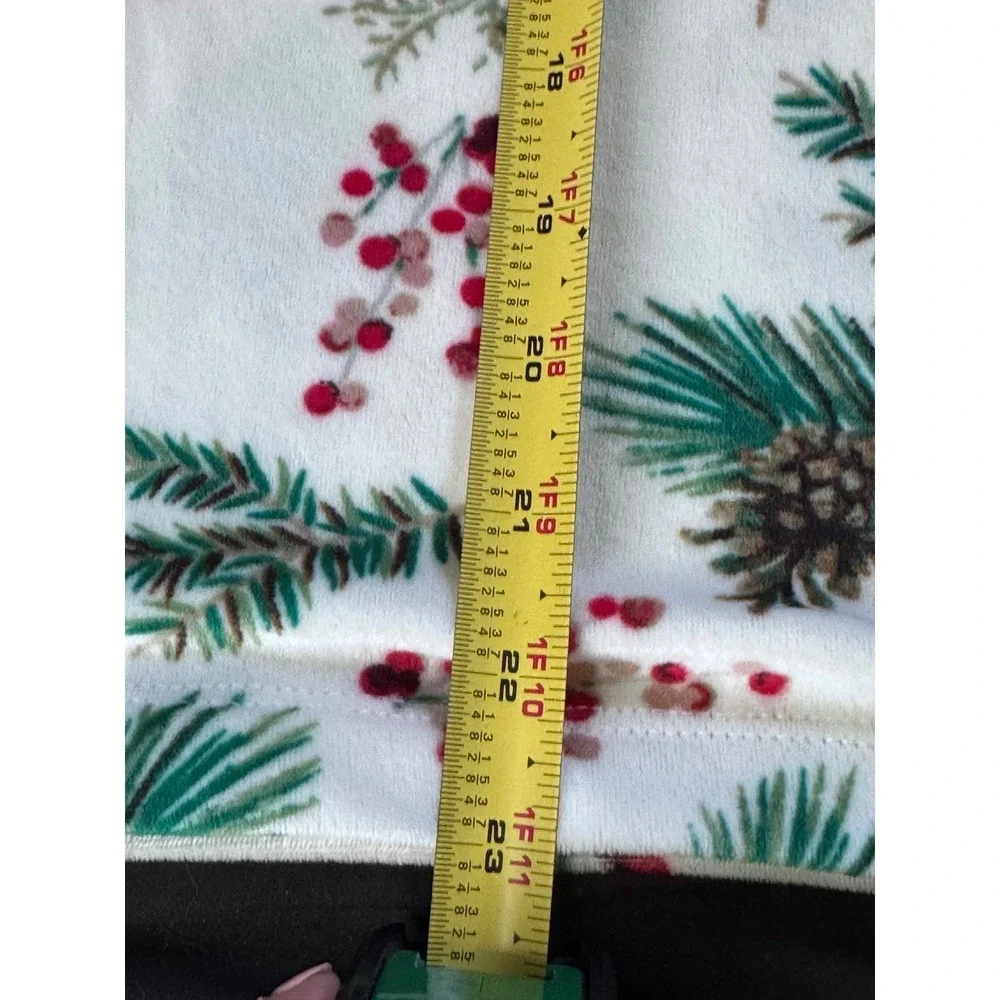 Secret Treasures Womens Fleece Pajama‎ Top Pinecone Berry Holiday Cream Large